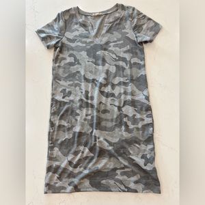 Women’s camo short sleeve dress